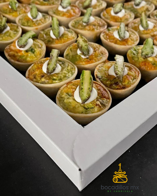 Canapé de esparrago con polvo de queso parmesano