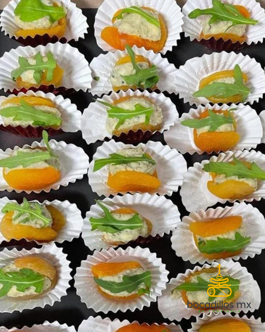 Chabacano Seco con Queso Feta Marinado en Oporto