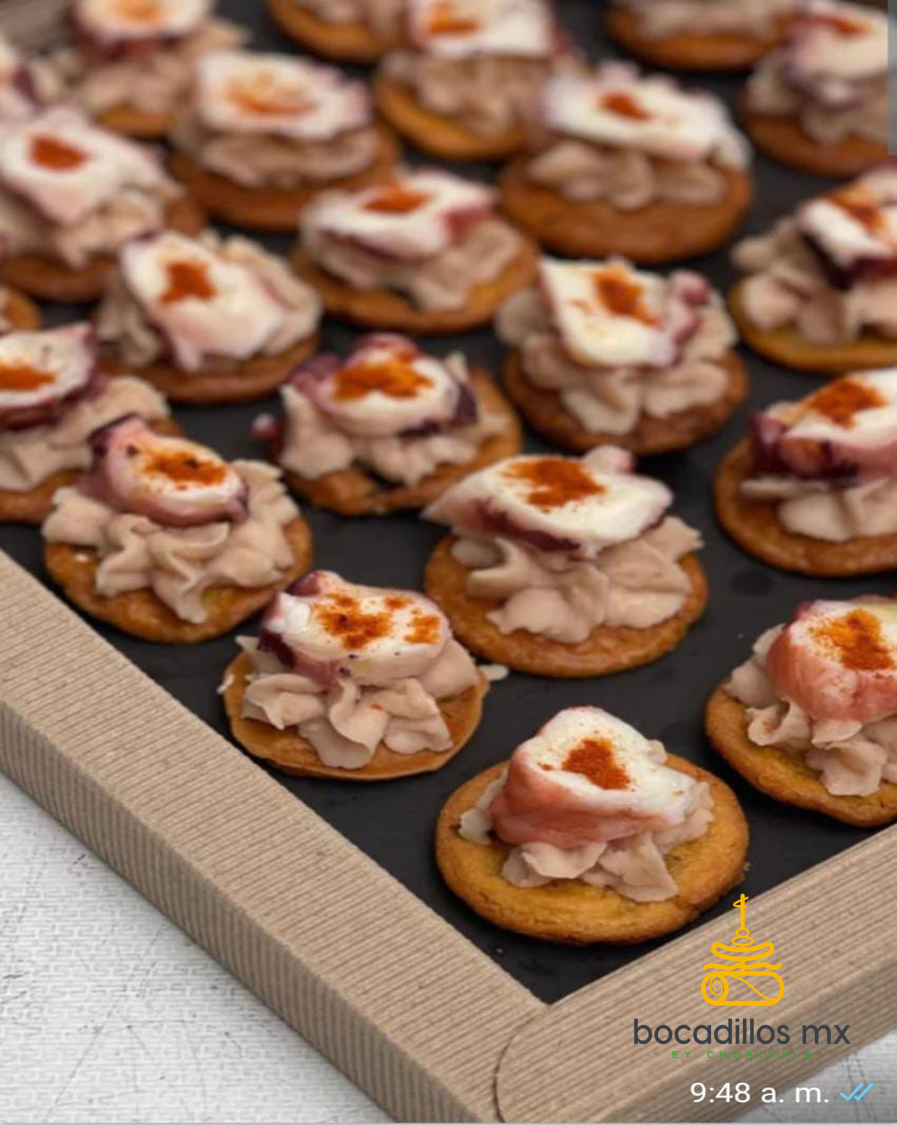 Pulpo sobre Puré de Frijol Dulce, Costra de Garbanzos y Pimentón Ahumado