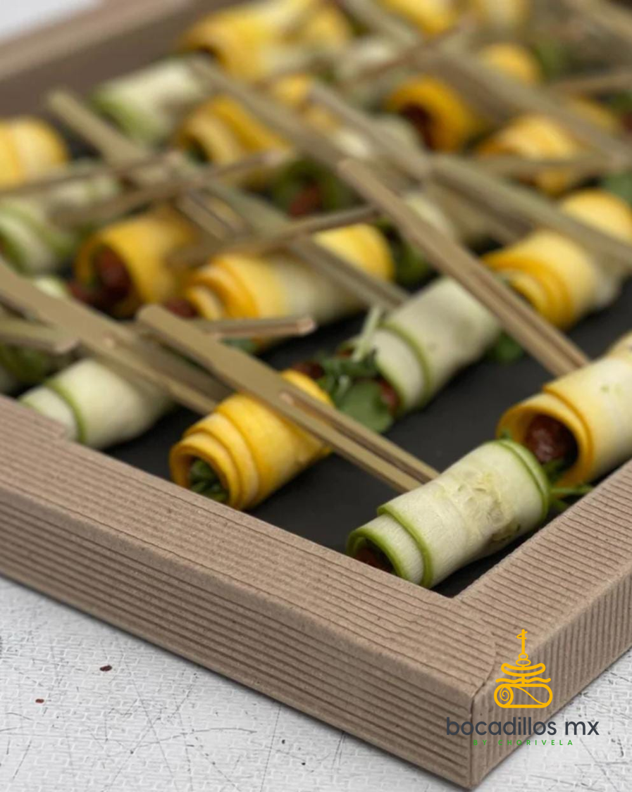 Rollo De Calabacín Al Limón Con Tomate Seco Y Rúcula