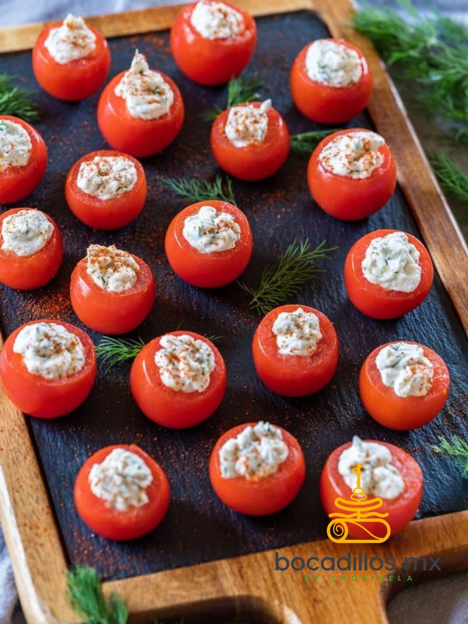 Jitomate cherry relleno de surimi